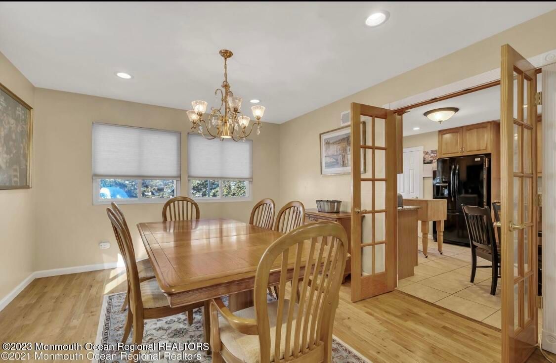 Chandelier, Dining room, Interior, Kitchen, Recessed Lighting, Wood Texture Flooring