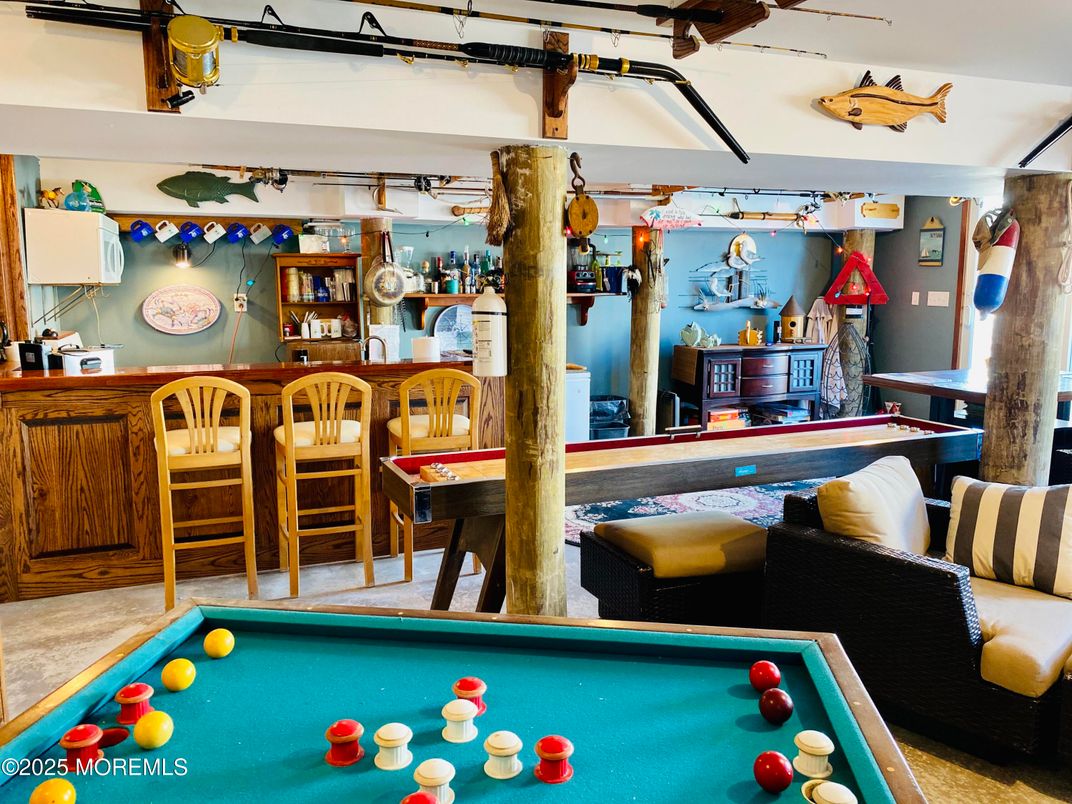 Billiard Table, Game Room, Interior