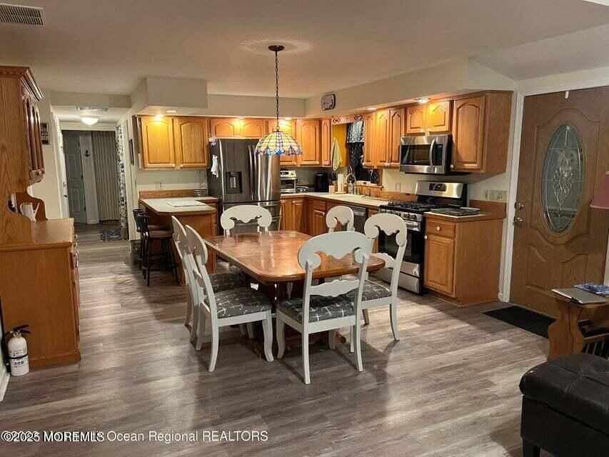 Dining room, Interior, Kitchen, Pendant Lights, Wood Texture Flooring