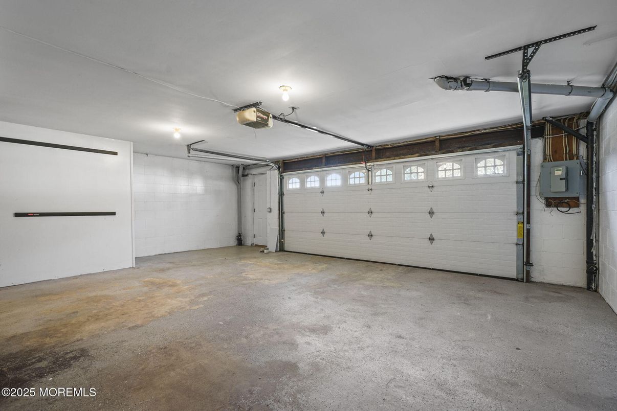 Garage, Interior