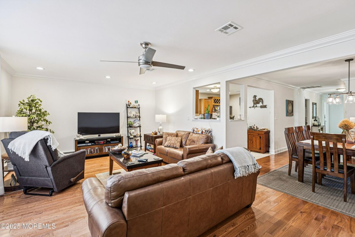 Dining room, Interior, Living room, Pendant Lights, Recessed Lighting, Wood Texture Flooring