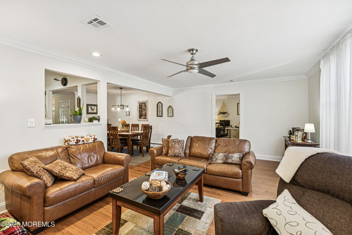 Dining room, Interior, Living room, Recessed Lighting, Wood Texture Flooring