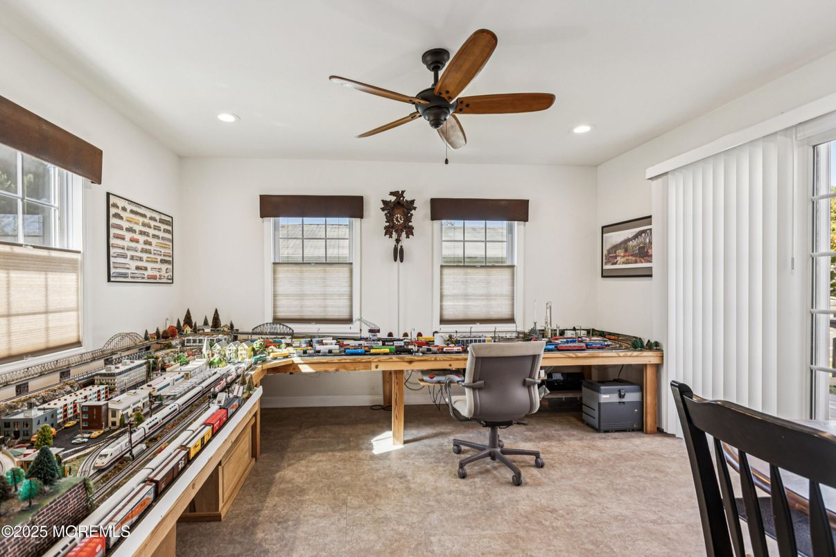 Game Room, Home Office, Interior, Recessed Lighting