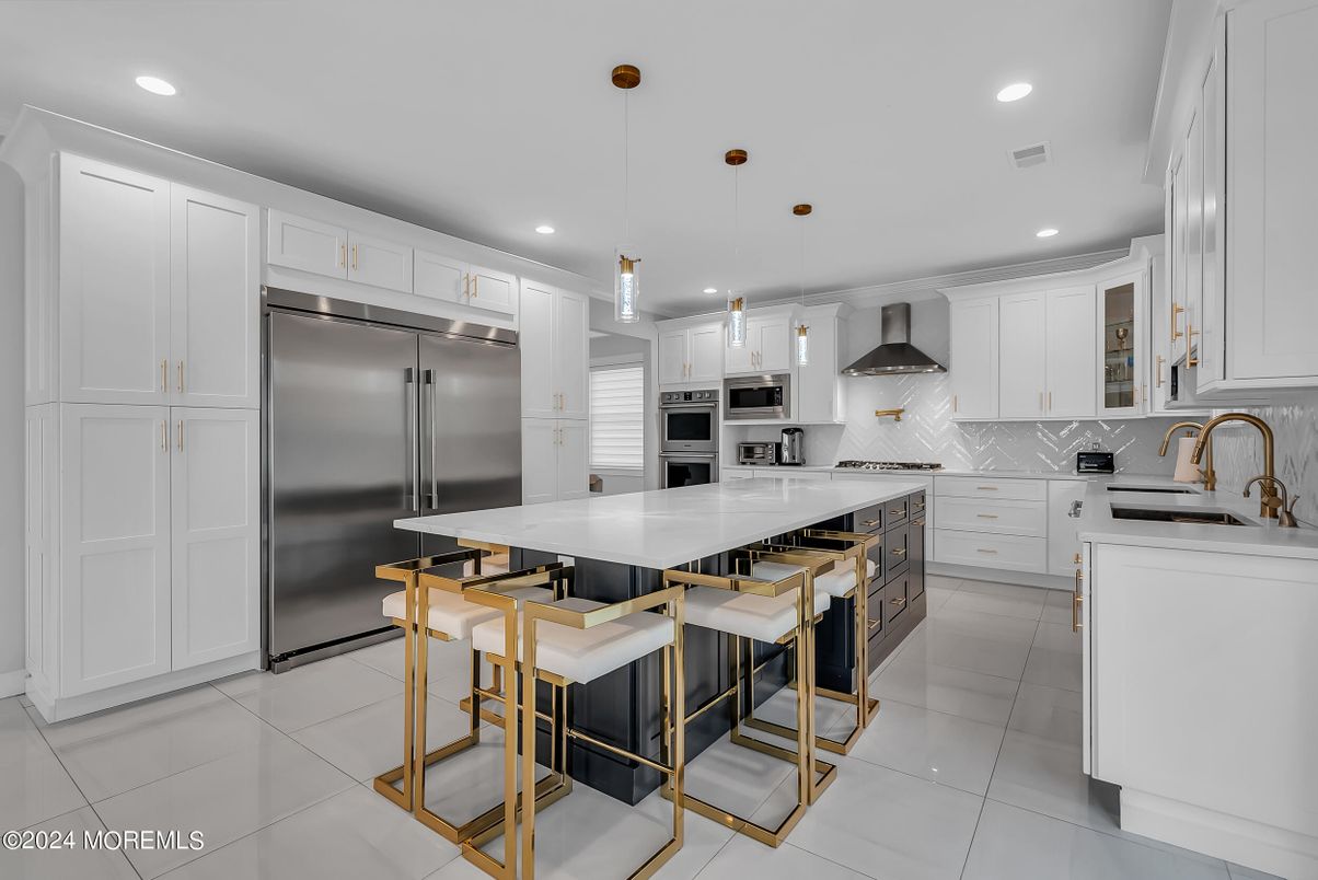 Interior, Kitchen, Pendant Lights, Recessed Lighting, Stainless Steel Appliances