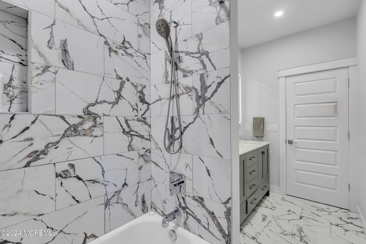 Bathroom, Interior, Marble, Marble Walls, Recessed Lighting
