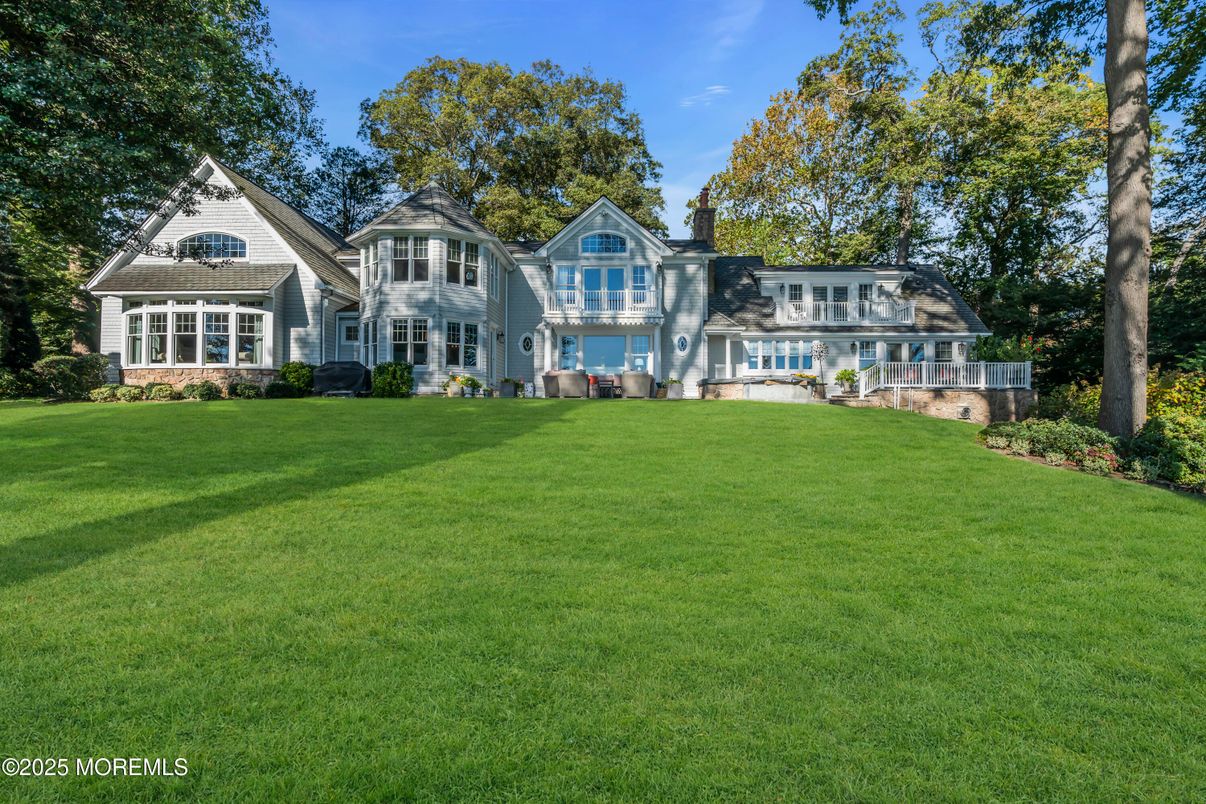 Backyard, Exterior, Facade, Queen Anne Victorian