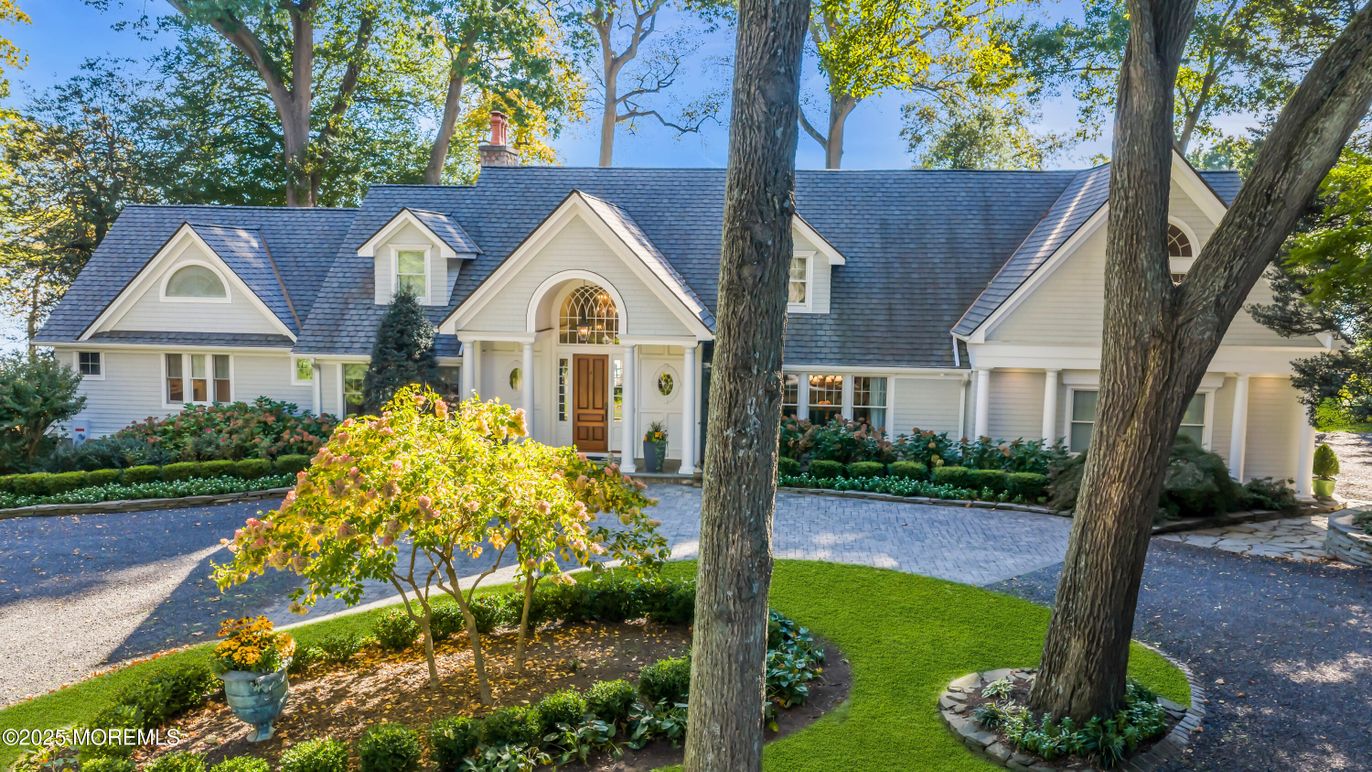 Exterior, Facade, Farmhouse