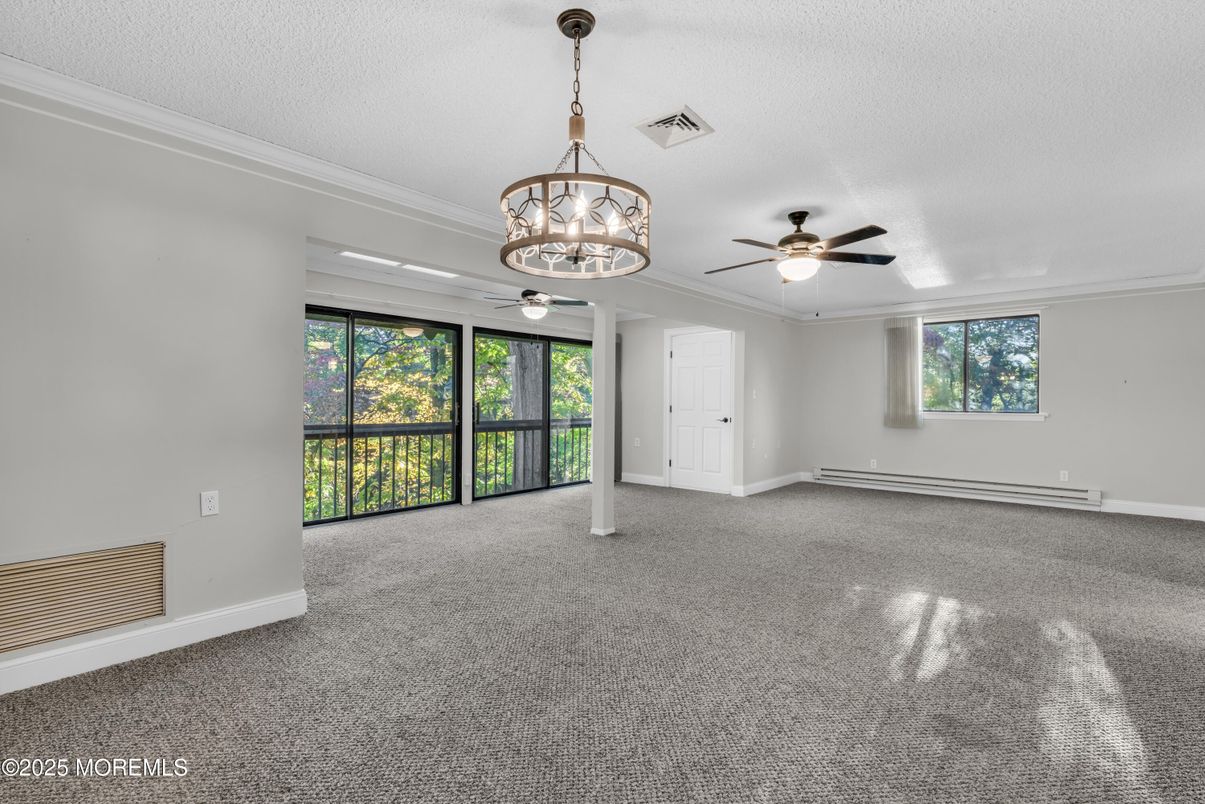 Empty room, Interior, Pendant Lights
