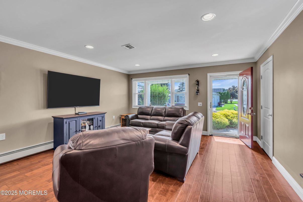 Interior, Living room, Recessed Lighting, Wood Texture Flooring
