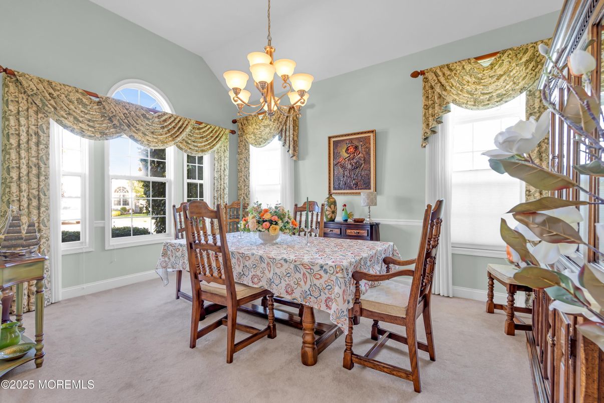 Chandelier, Dining room, Interior