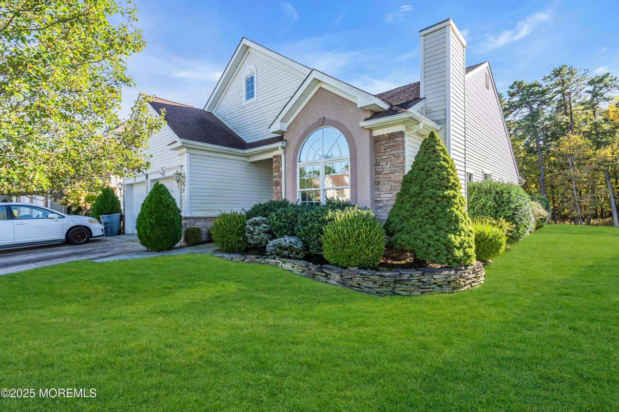Attached, Backyard, Exterior, Facade, French Provincial