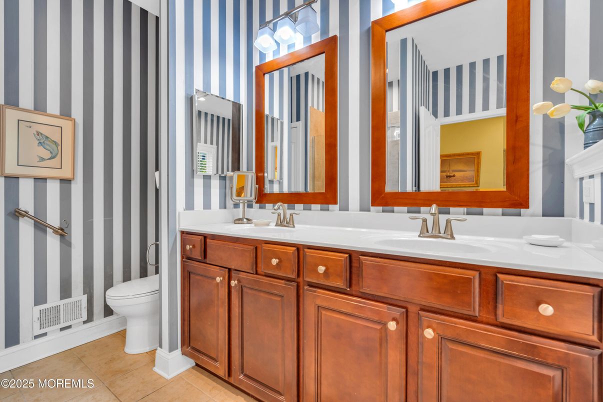 Bathroom, Dual Sink Vanities, Interior