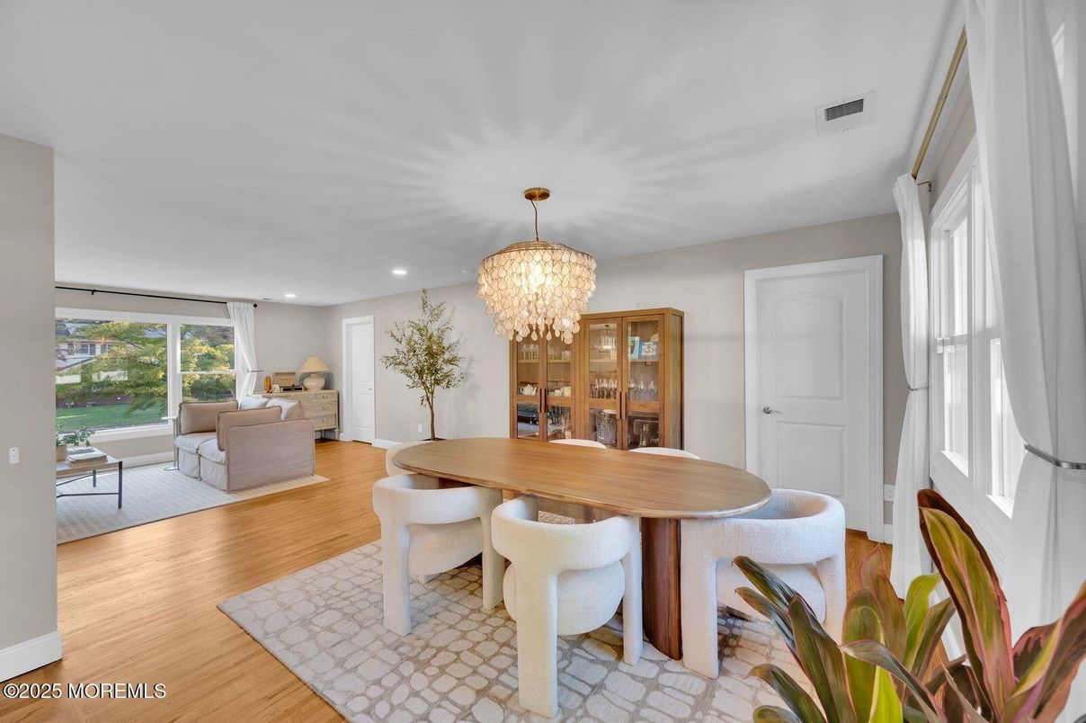 Chandelier, Dining room, Interior, Living room, Recessed Lighting, Wood Texture Flooring