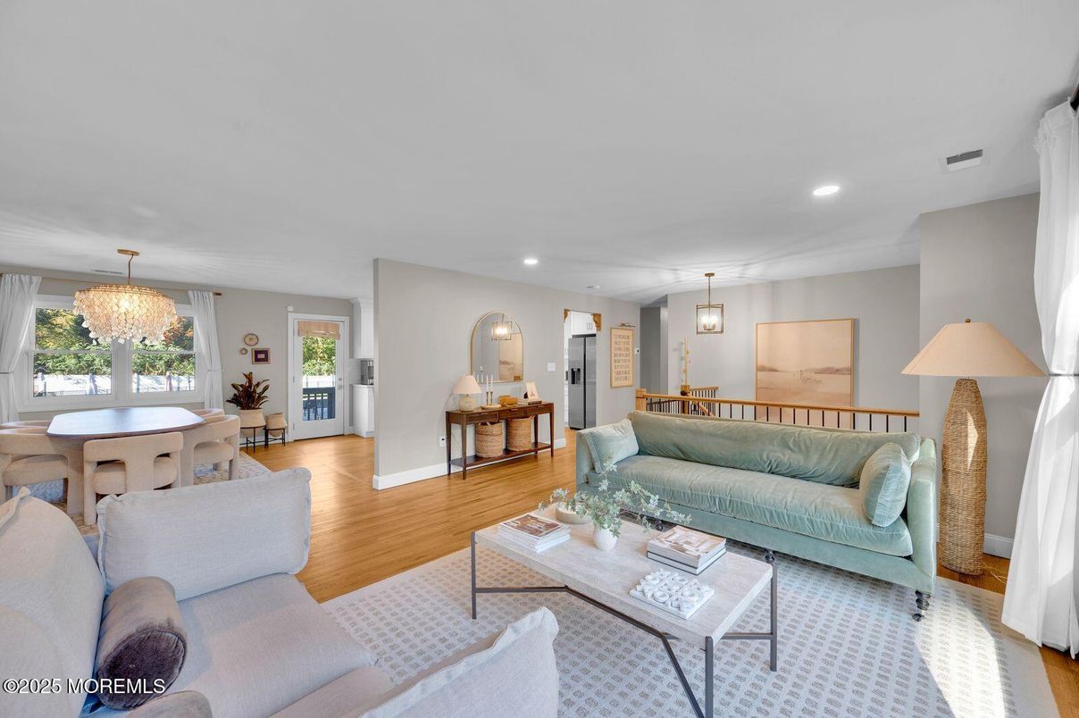 Chandelier, Dining room, Interior, Living room, Pendant Lights, Recessed Lighting, Wood Texture Flooring