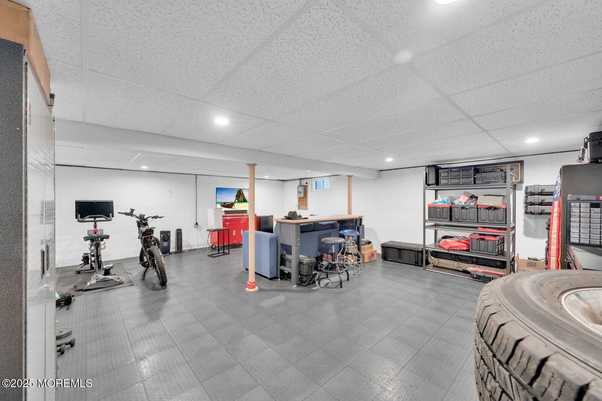 Fitness Equipment, Interior, Recessed Lighting