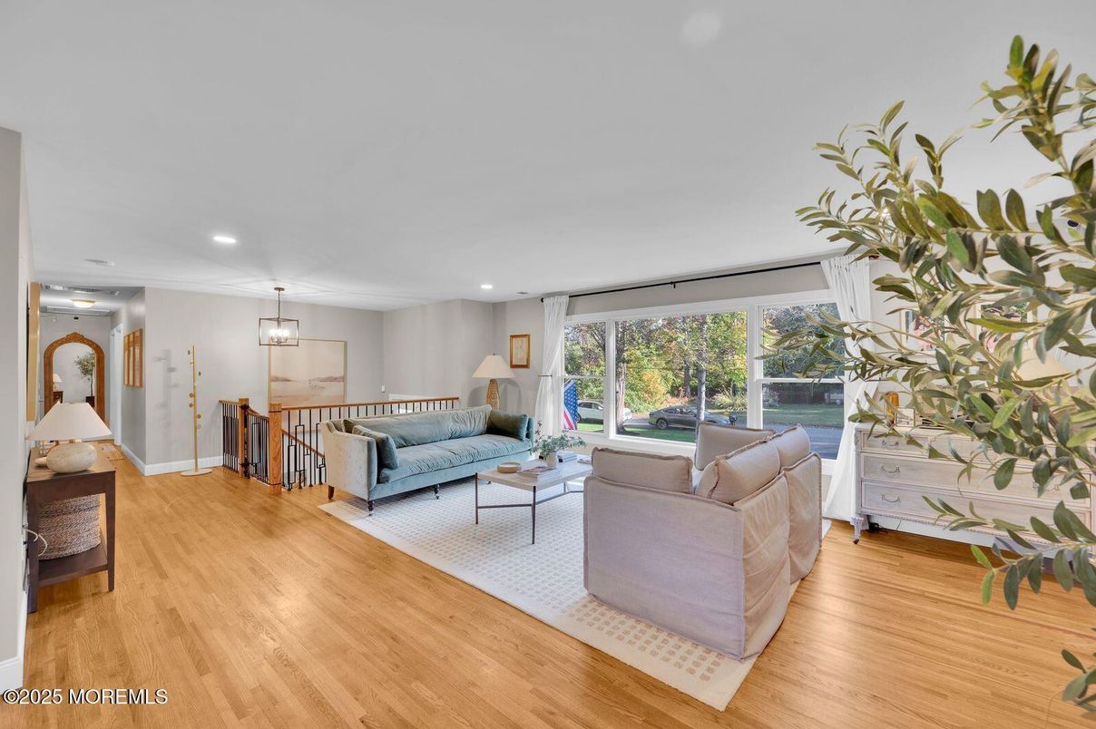 Interior, Living room, Pendant Lights, Recessed Lighting, Wood Texture Flooring