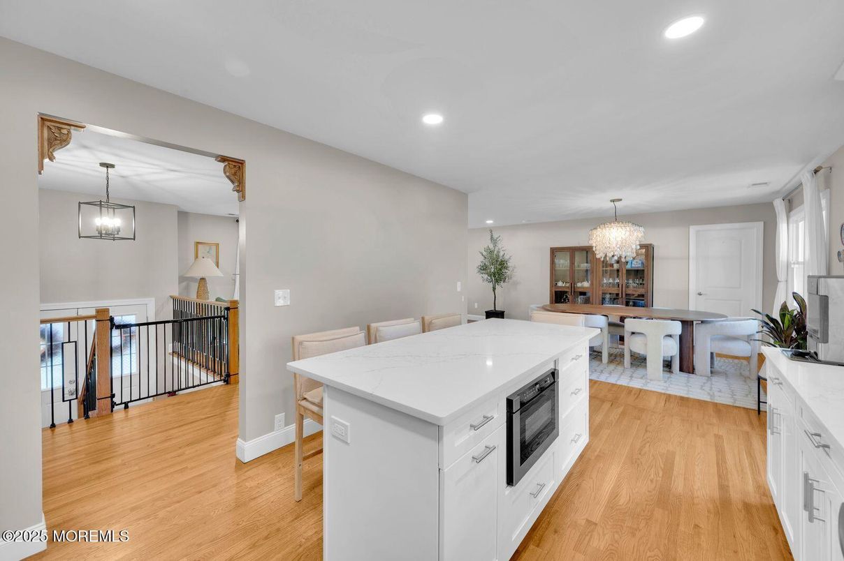 Chandelier, Dining room, Interior, Kitchen, Pendant Lights, Recessed Lighting, Wood Texture Flooring