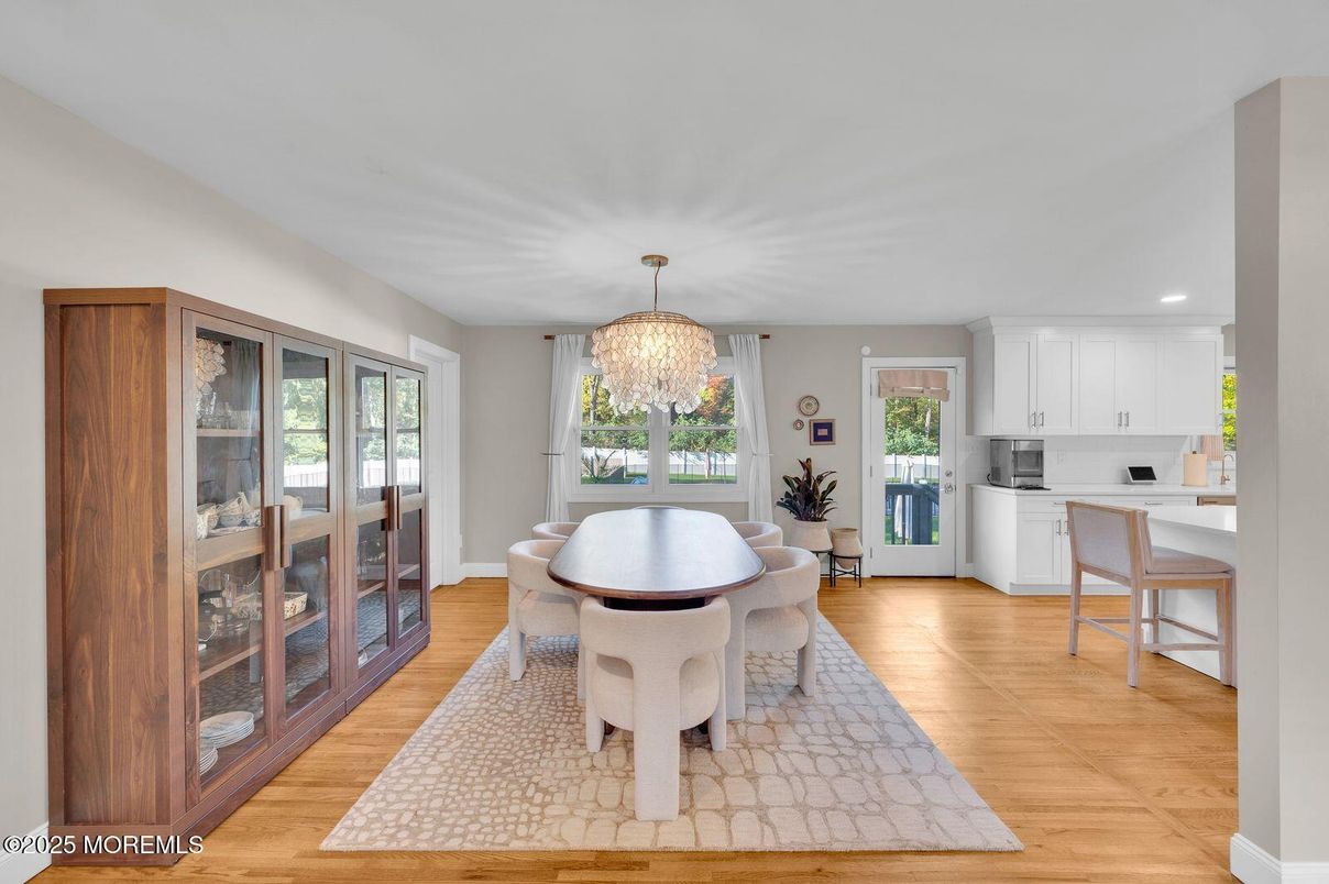 Chandelier, Dining room, Interior, Kitchen, Recessed Lighting, Wood Texture Flooring