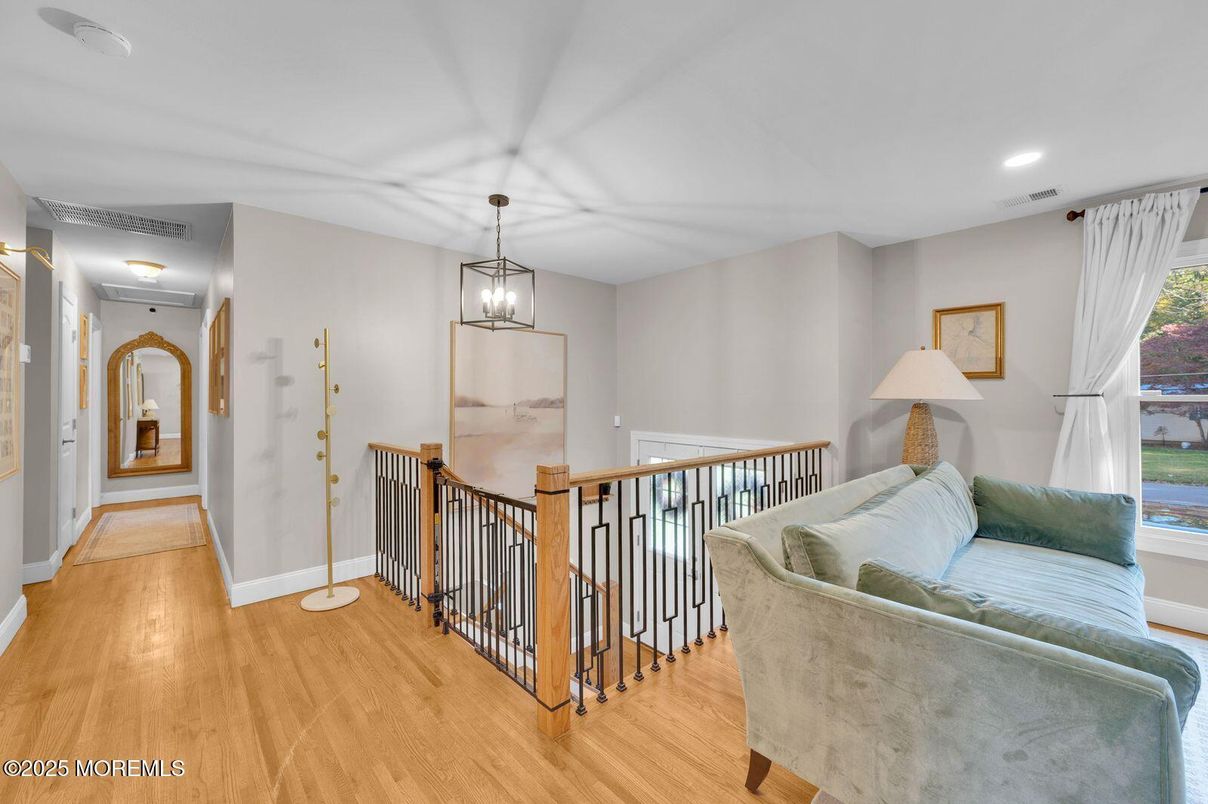 Interior, Pendant Lights, Recessed Lighting, Wood Texture Flooring