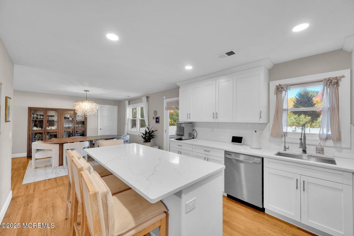 Chandelier, Dining room, Interior, Kitchen, Recessed Lighting, Wood Texture Flooring