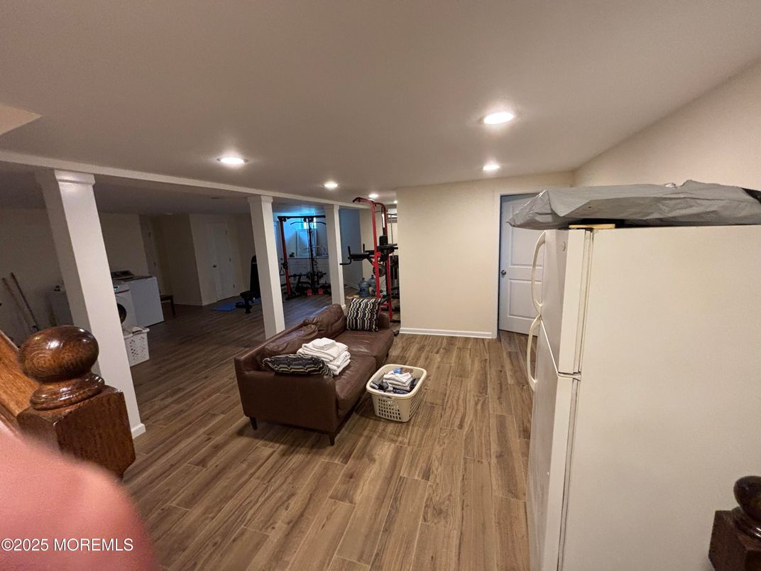 Fitness Equipment, Interior, Recessed Lighting, Wood Texture Flooring