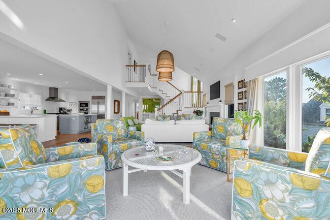 Interior, Kitchen, Living room, Pendant Lights, Recessed Lighting, Stainless Steel Appliances