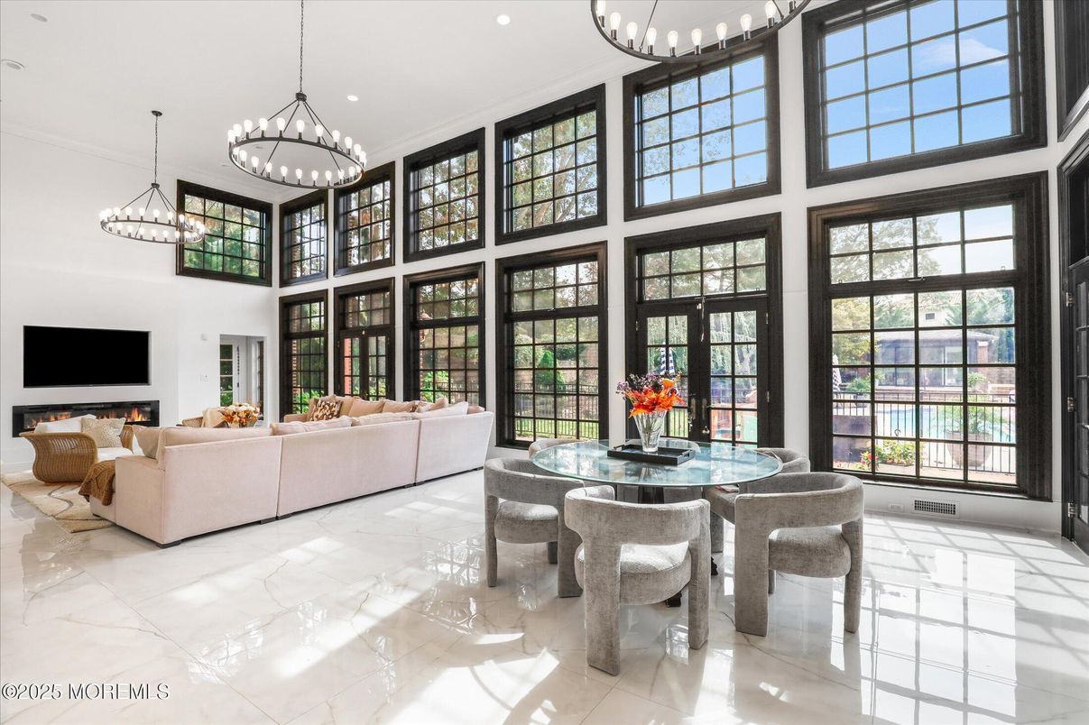 Dining room, Interior, Living room, Marble, Pendant Lights, Recessed Lighting