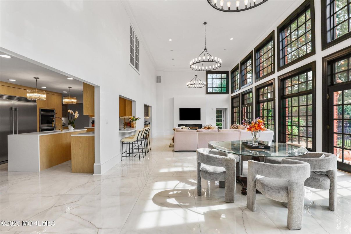 Chandelier, Dining room, Interior, Kitchen, Living room, Marble, Pendant Lights, Recessed Lighting