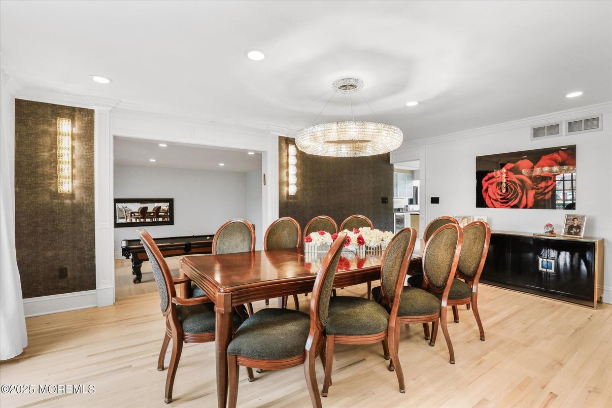 Chandelier, Dining room, Interior, Recessed Lighting, Wood Texture Flooring