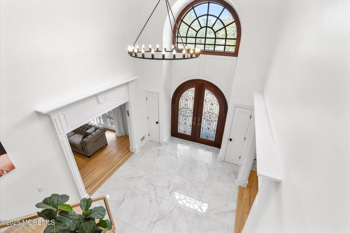 Chandelier, Interior, Marble