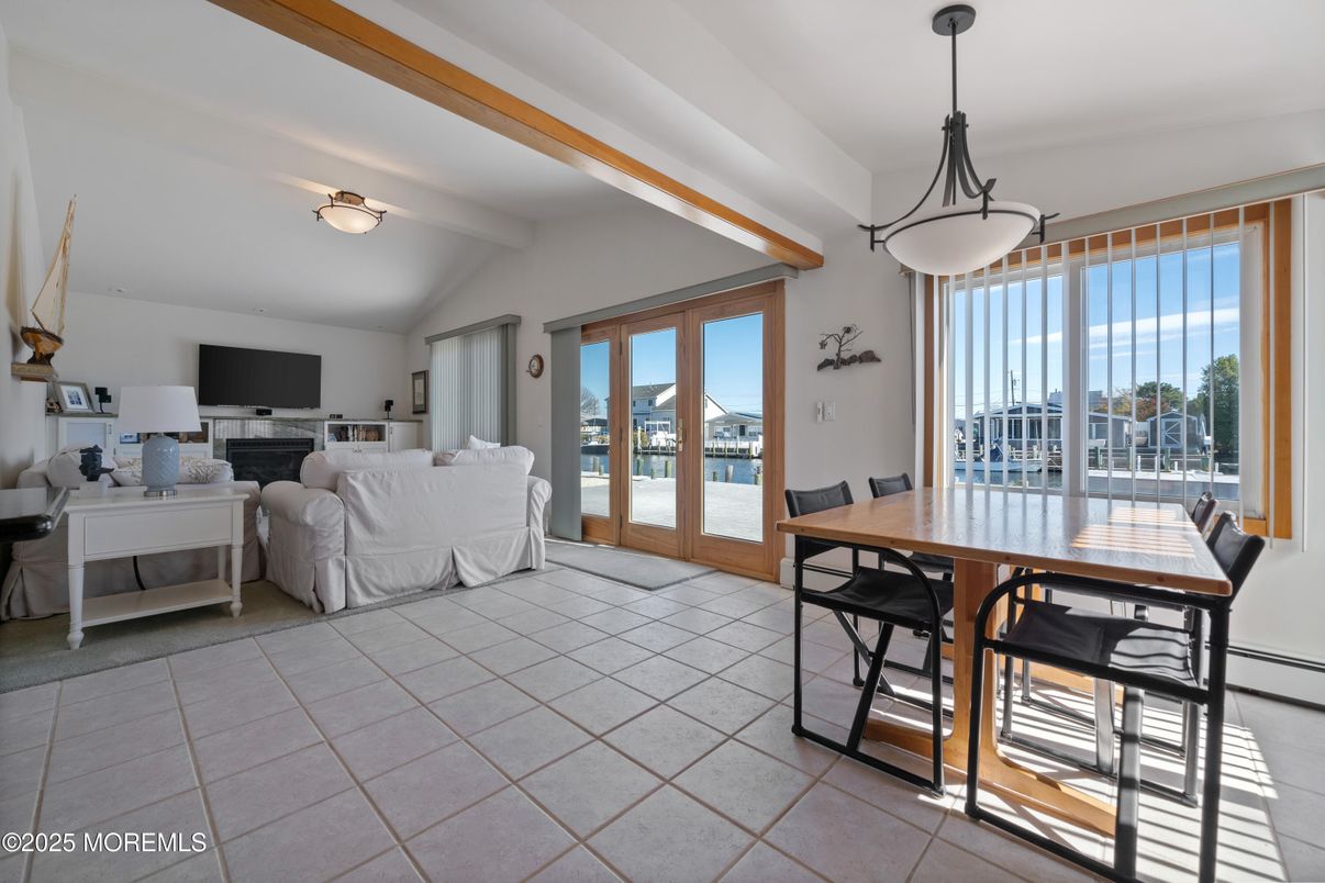 Dining room, Interior, Living room, Pendant Lights