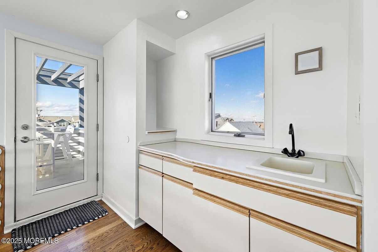 Bathroom, Interior, Recessed Lighting, Wood Texture Flooring