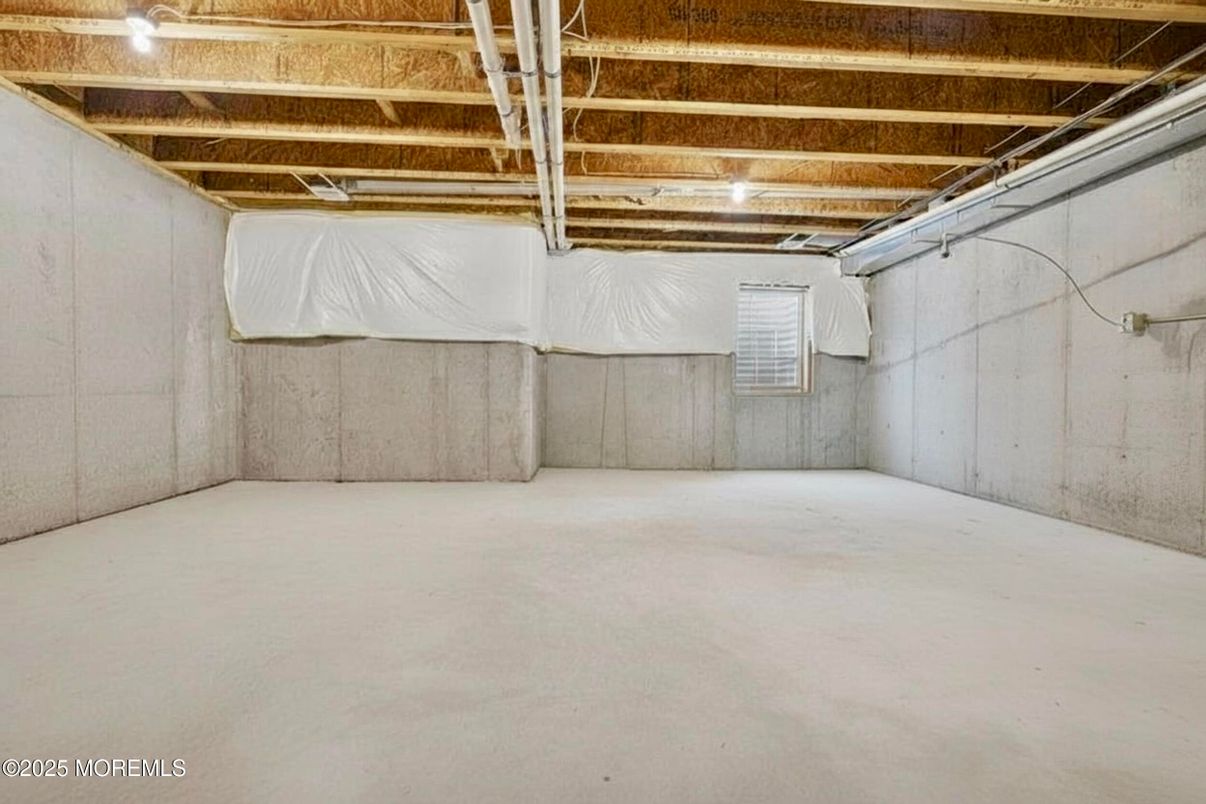 Empty room, Interior, Wooden Beams