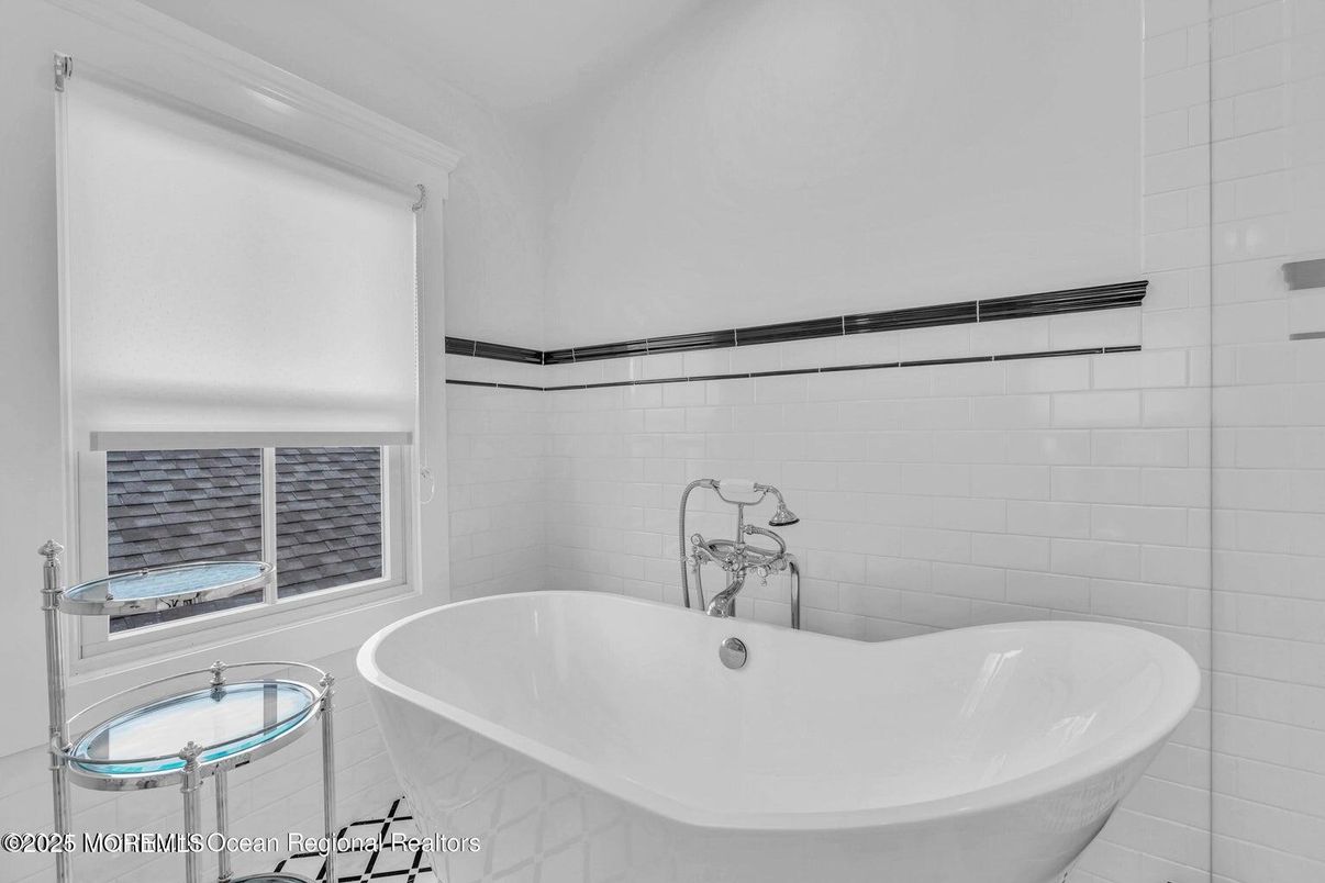 Bathroom, Free Standing Baths, Interior