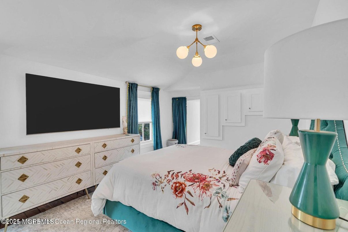 Bedroom, Interior, Pendant Lights