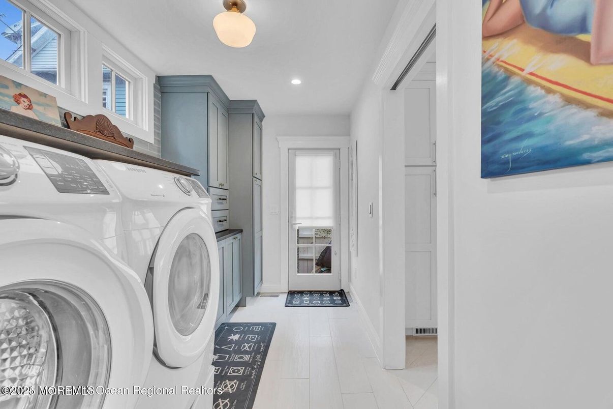 Interior, Recessed Lighting, Washer