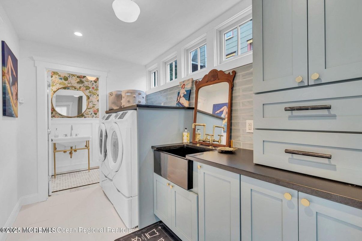 Interior, Recessed Lighting, Utility Closets, Washer