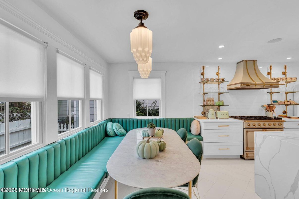 Chandelier, Dining room, Interior, Kitchen, Recessed Lighting