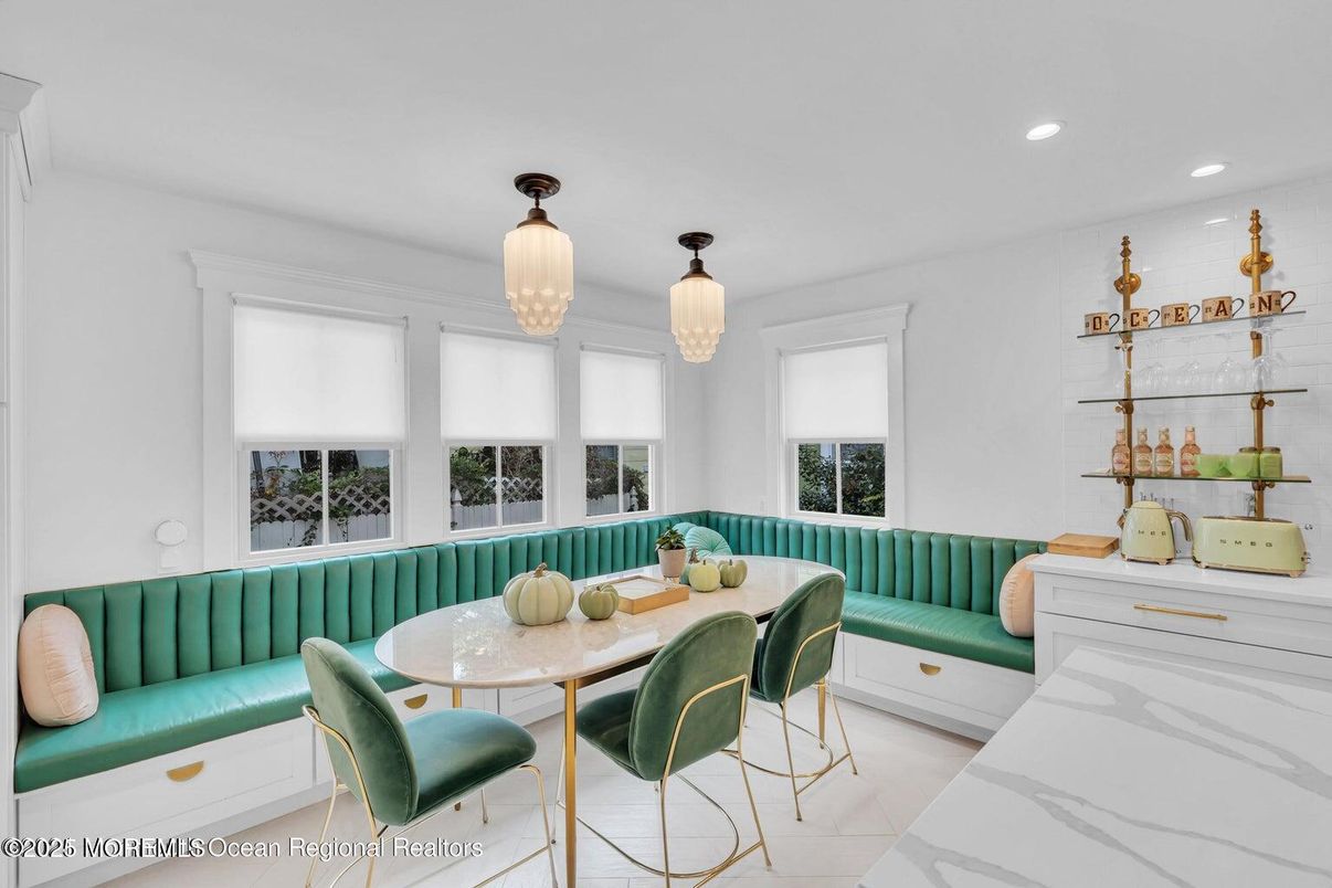 Dining room, Interior, Recessed Lighting