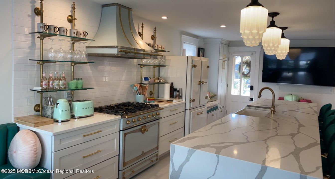 Interior, Kitchen, Pendant Lights, Recessed Lighting, Stainless Steel Appliances