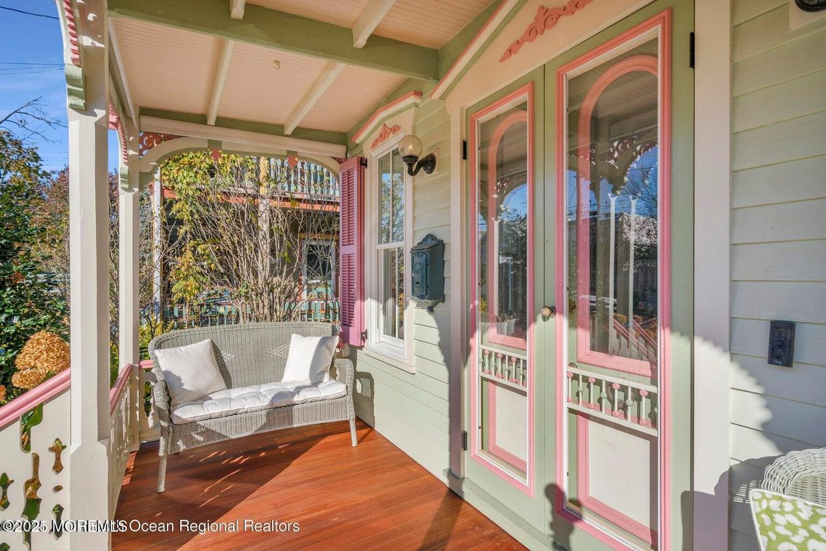 Exterior, Wood Texture Flooring