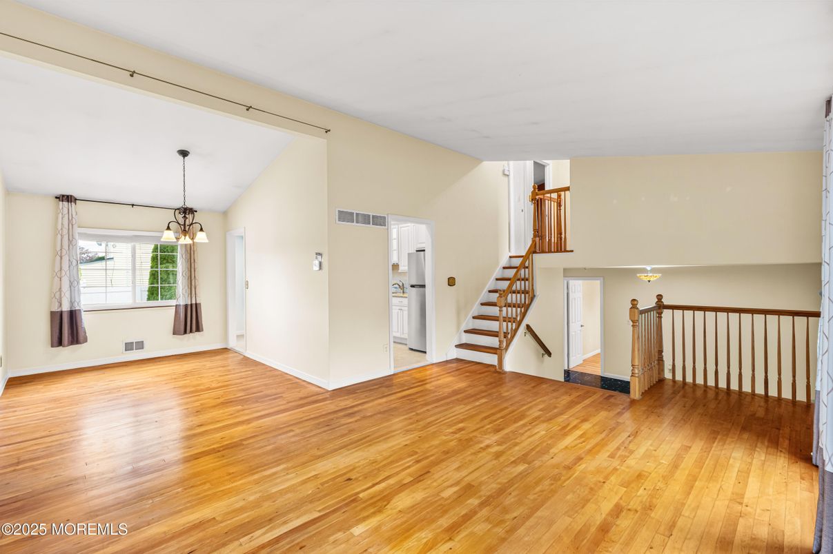 Empty room, Interior, Pendant Lights, Wood Texture Flooring