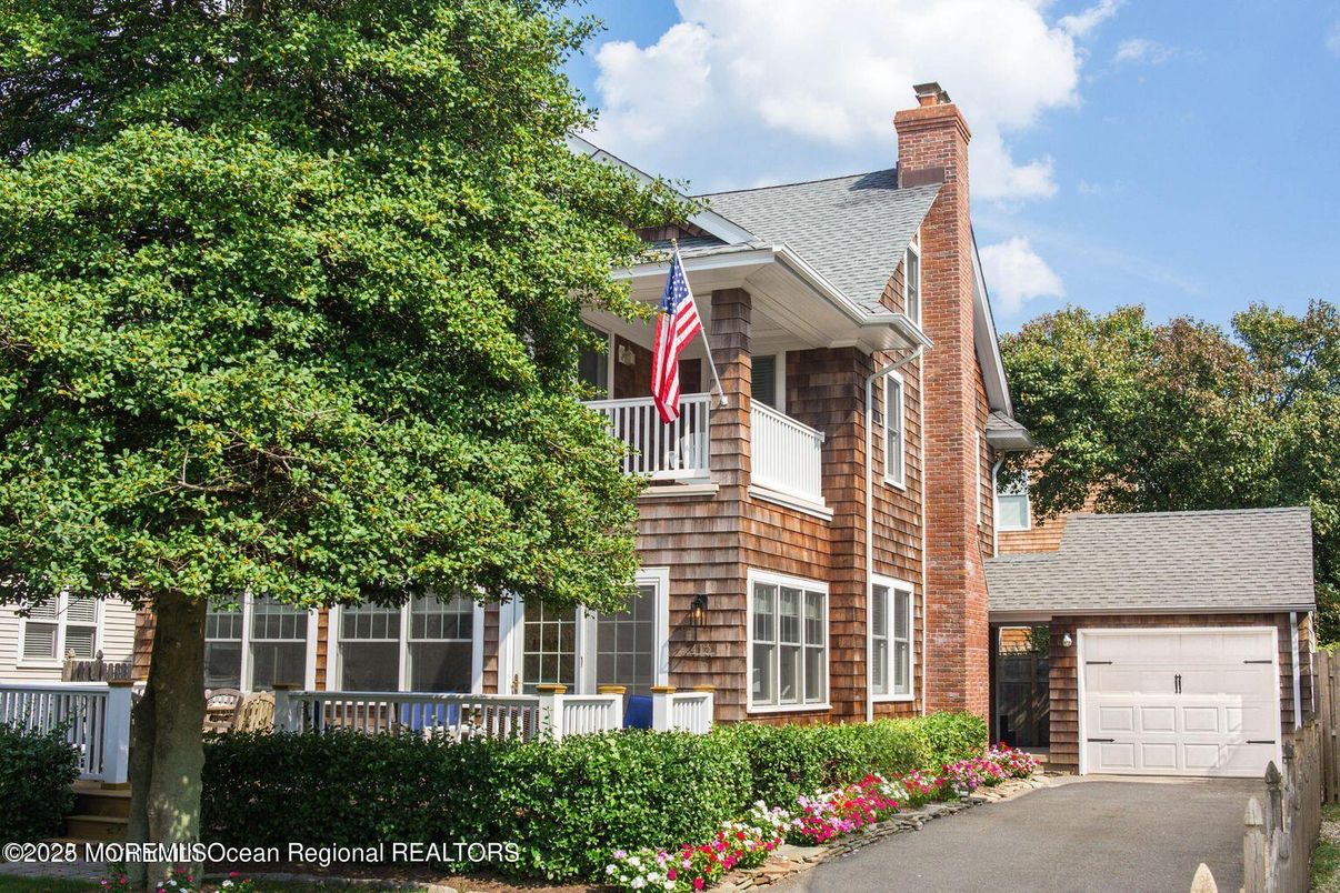 Attached, Detached Garage, Exterior, Facade, Brick Facade, Queen Anne Victorian