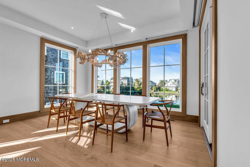 Chandelier, Dining room, Interior, Pendant Lights, Recessed Lighting, Wood Texture Flooring