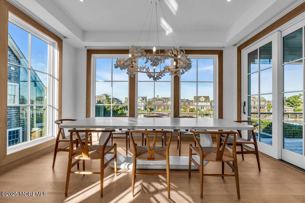 Chandelier, Dining room, Interior, Recessed Lighting, Wood Texture Flooring