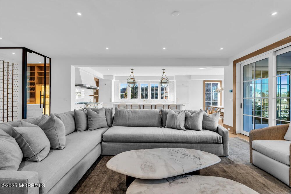 Interior, Living room, Pendant Lights, Recessed Lighting