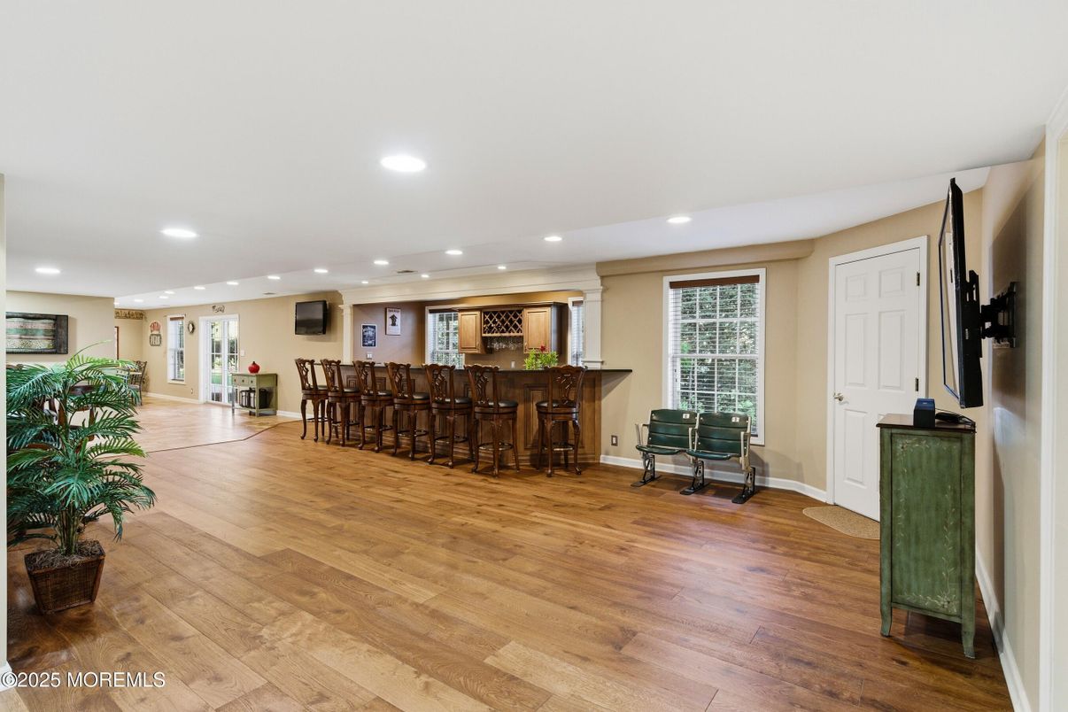 Interior, Recessed Lighting, Wood Texture Flooring