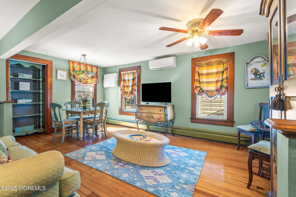 Dining room, Interior, Wood Texture Flooring