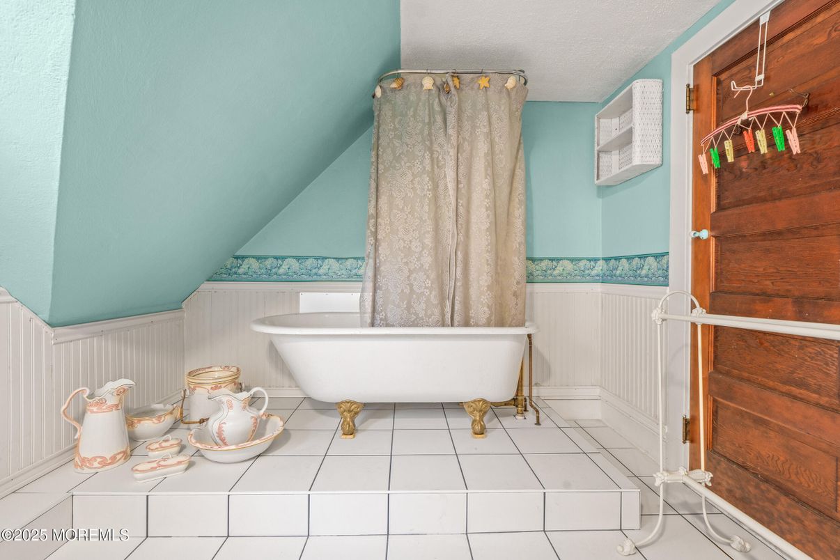 Bathroom, Free Standing Baths, Interior