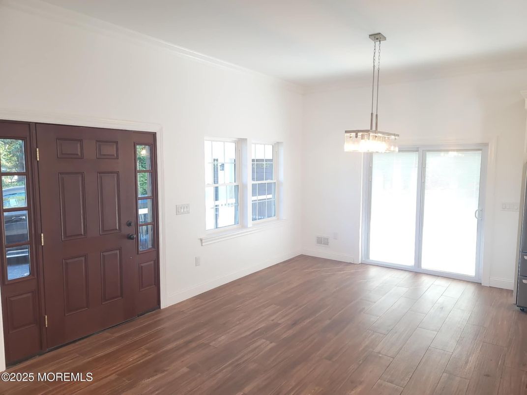 Empty room, Interior, Pendant Lights, Wood Texture Flooring